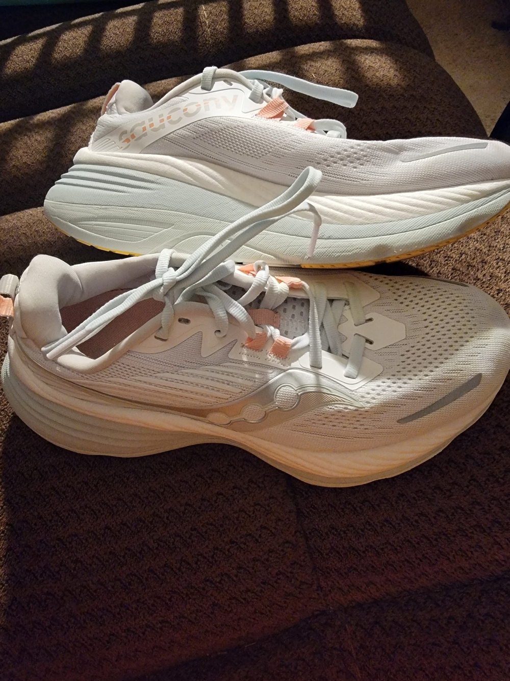 Saucony HURRICANE 24 Women’s White with Pastel Accents Athletic Shoes
